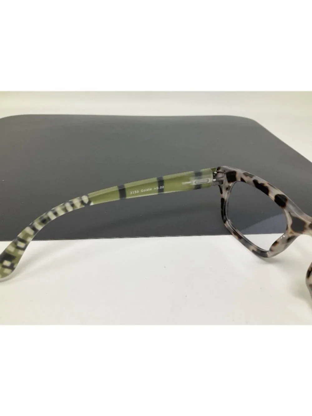 Peepers Goldie reading glasses +0.00